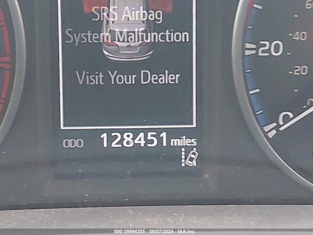 Toyota RAV4 LE 2018 JTMZFREV8JJ151534 Image 15