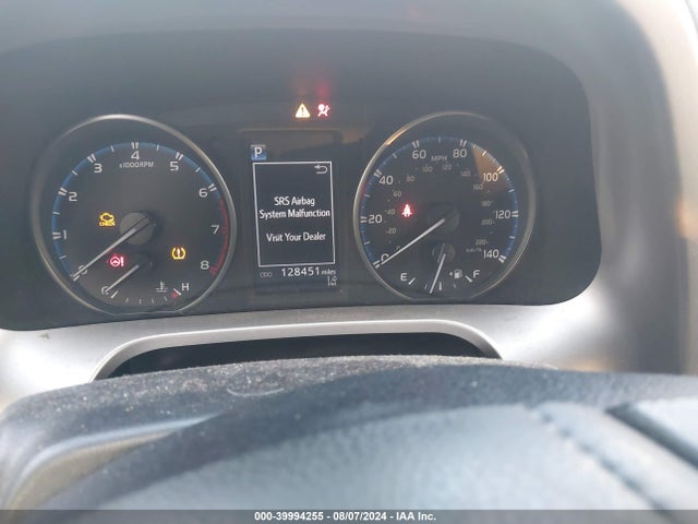 Toyota RAV4 LE 2018 JTMZFREV8JJ151534 Image 7