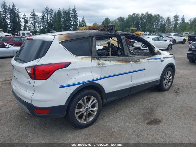 Ford ESCAPE SE 2019 1FMCU9GD9KUB11264 Image 4