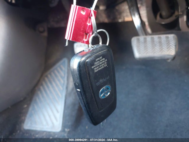 Toyota Prius Two 2017 JTDKBRFUXH3048262 Image 11