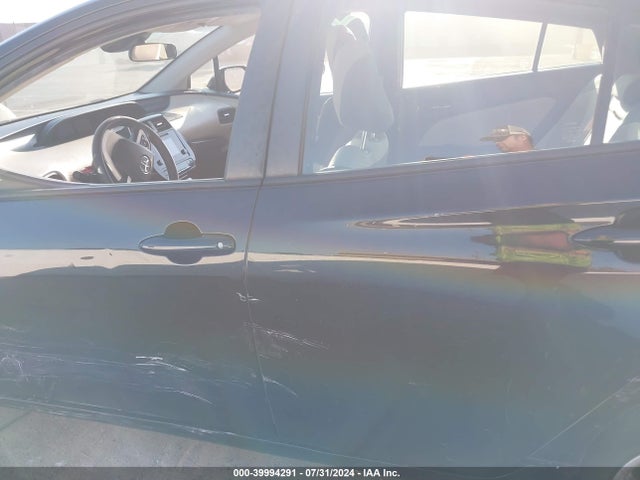 Toyota Prius Two 2017 JTDKBRFUXH3048262 Image 15