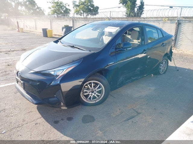 Toyota Prius Two 2017 JTDKBRFUXH3048262 Image 2