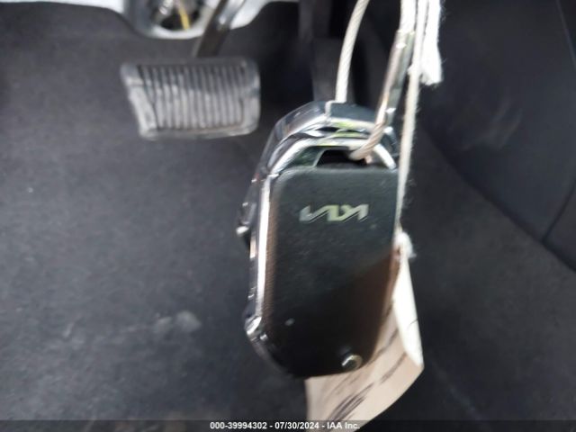 KNDJ23AU5P7882172 KIA SOUL LX