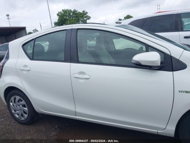 JTDKDTB31F1582117 Toyota Prius C One