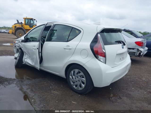 JTDKDTB31F1582117 Toyota Prius C One