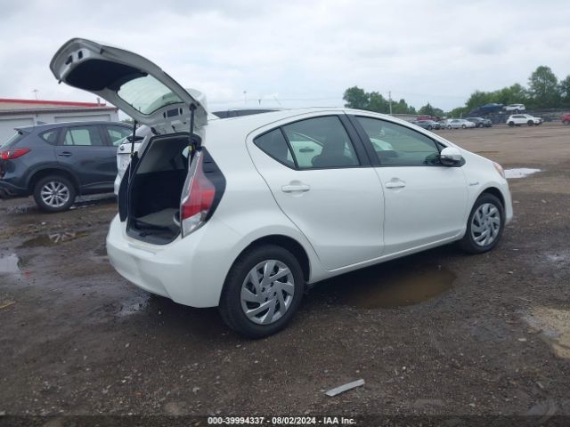 JTDKDTB31F1582117 Toyota Prius C One