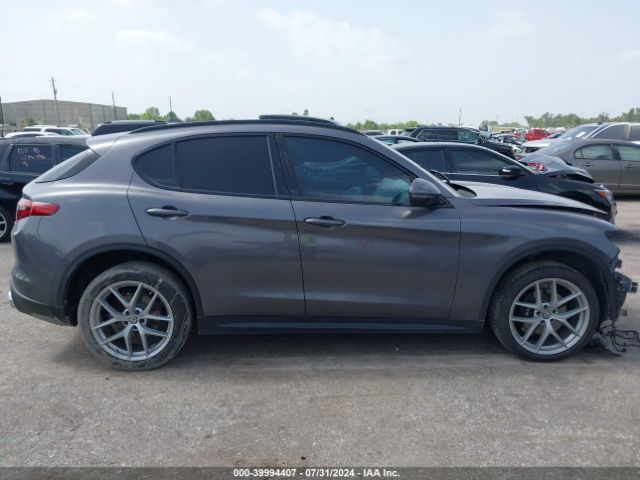 ZASFAKNN1J7B68060 Alfa Romeo Stelvio Ti Sport Awd