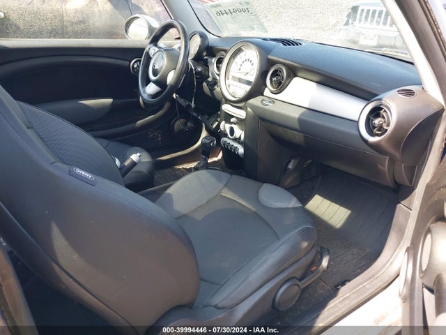 2009 MINI COOPER WMWMF33569TT68460 Photo 4