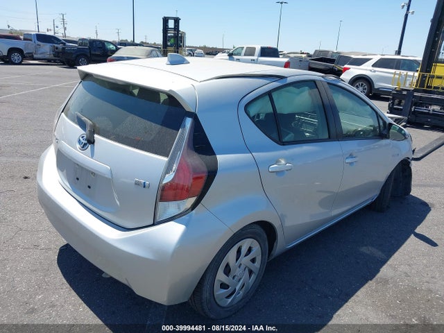 Toyota Prius C Two 2016 JTDKDTB3XG1133200 Image 4
