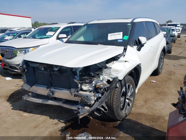 Toyota Highlander Xle 2021 5TDGZRAH9MS071827 Image 2