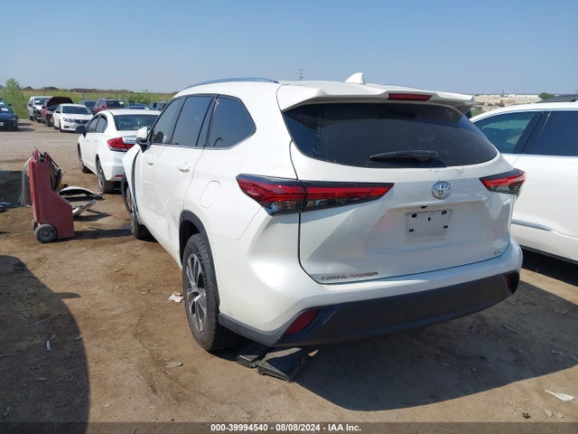 Toyota Highlander Xle 2021 5TDGZRAH9MS071827 Image 3