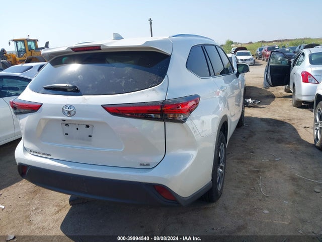 Toyota Highlander Xle 2021 5TDGZRAH9MS071827 Image 4
