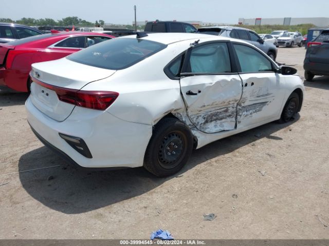 3KPF24AD9ME323702 KIA FORTE FE