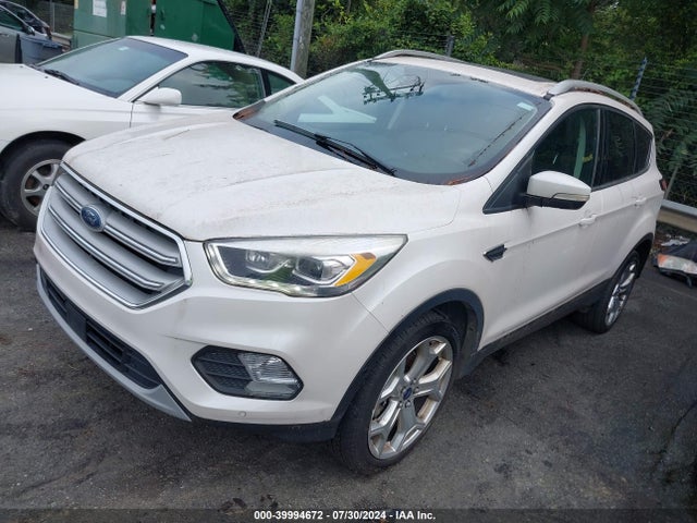 Ford Escape Titanium 2018 1FMCU9J99JUB50469 Image 2