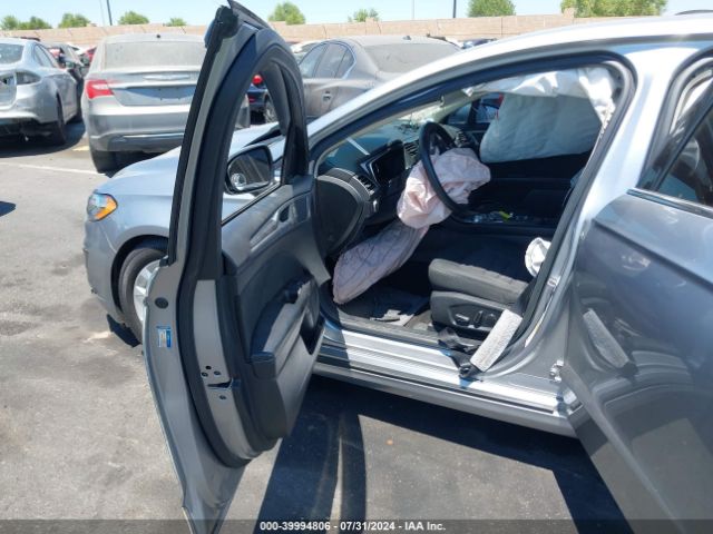 3FA6P0LU6LR127317 Ford Fusion Hybrid Se