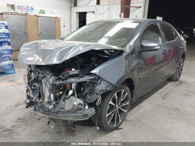 Toyota COROLLA SE 2018 5YFBURHE1JP754775 Image 2