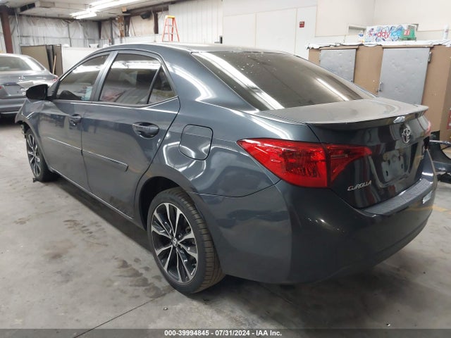 Toyota COROLLA SE 2018 5YFBURHE1JP754775 Image 3