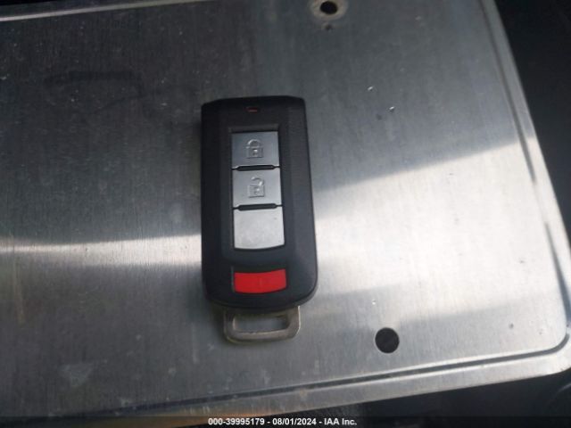 JA4AZ3A33FZ013702 Mitsubishi Outlander Se