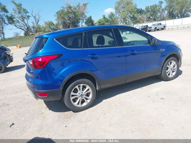 Ford ESCAPE SE 2019 1FMCU9GD2KUB29167 Image 4
