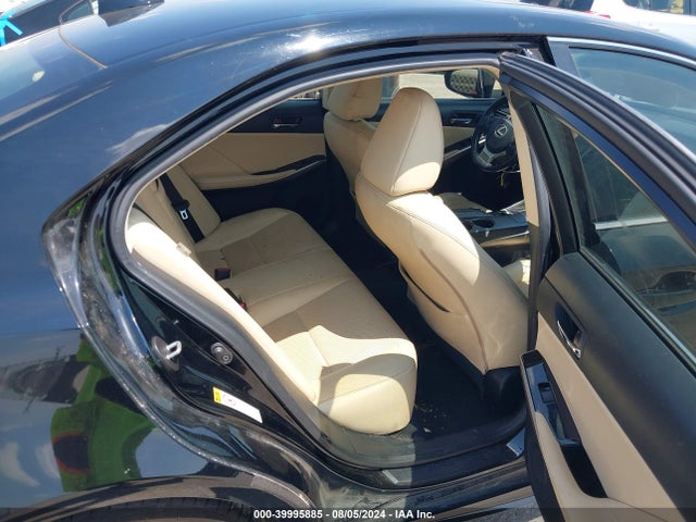 JTHBA1D2XG5017391 Lexus IS 200T