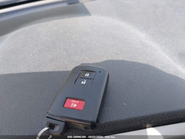 2T3RFREV1HW674406 Toyota Rav4 Xle