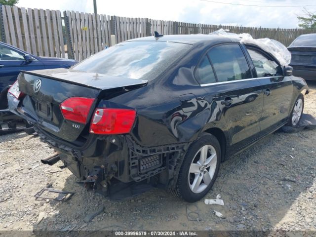 3VW3L7AJXEM431483 Volkswagen Jetta 2.0l Tdi