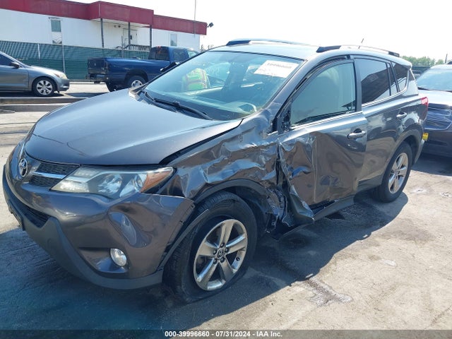 Toyota Rav4 Xle 2015 JTMRFREV7FJ039461 Image 2