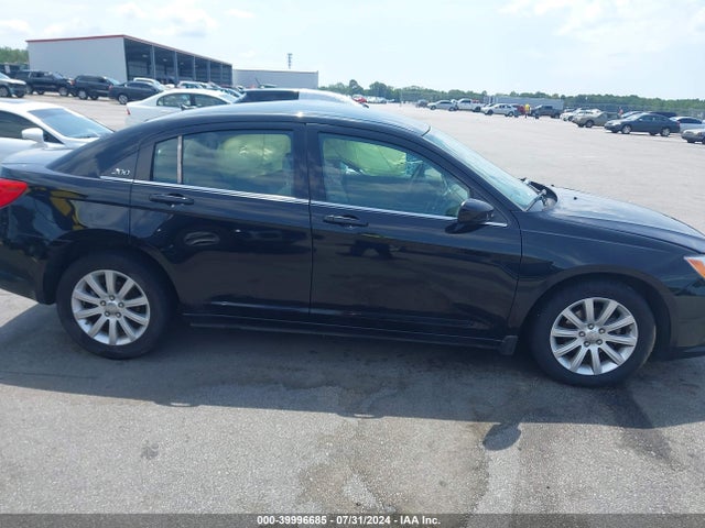 Chrysler 200 Touring 2014 1C3CCBBB5EN185076 Image 13