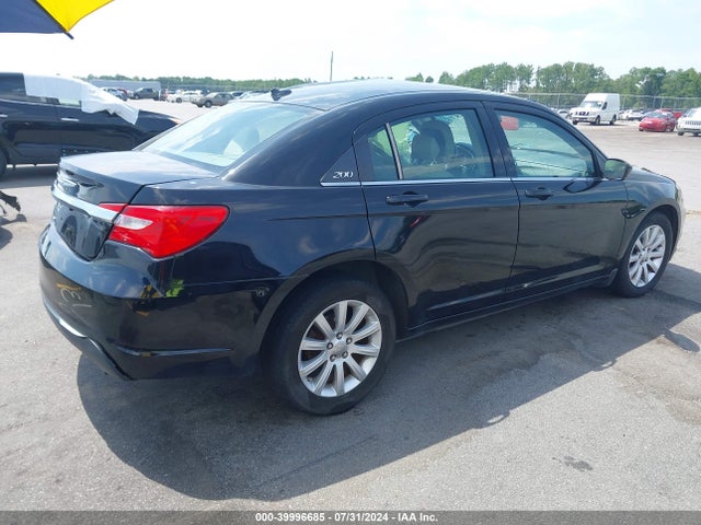 1C3CCBBB5EN185076 Chrysler 200 Touring