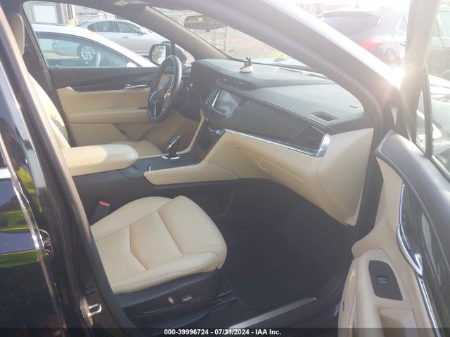 1GYKNARS7KZ111061 Cadillac Xt5 Standard