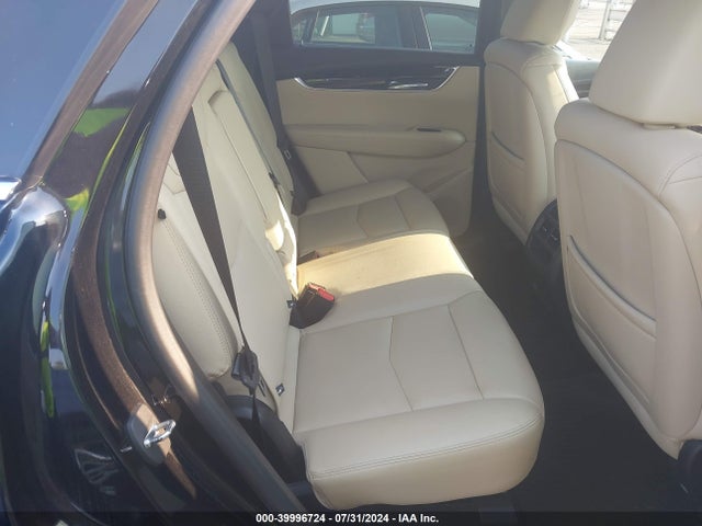 1GYKNARS7KZ111061 Cadillac Xt5 Standard
