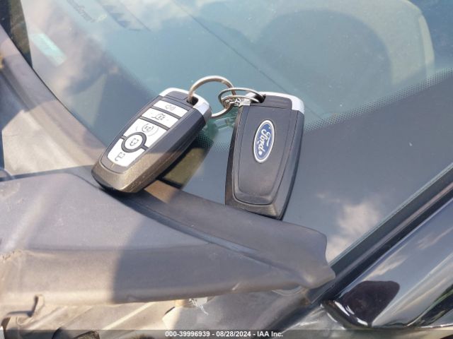 1FMJU1JT2KEA85318 Ford Expedition Xlt