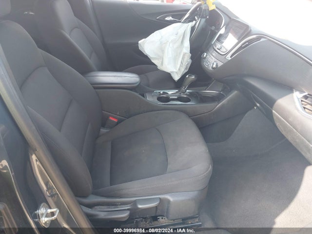 1G1ZD5ST8KF157834 Chevrolet MALIBU LT