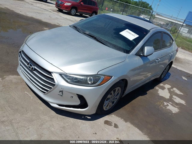 Hyundai ELANTRA SE 2017 KMHD74LF2HU109449 Image 2