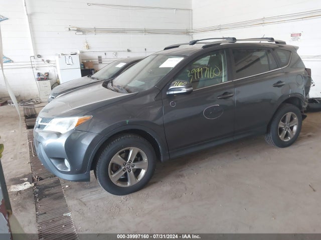 Toyota Rav4 Xle 2015 JTMRFREVXFD156563 Image 2