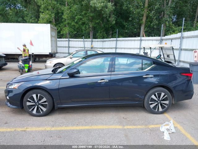 1N4BL4DW2LC273570 Nissan Altima Sv Intelligent Awd