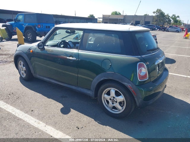 2012 MINI COOPER WMWSU3C50CT263904 Photo 2