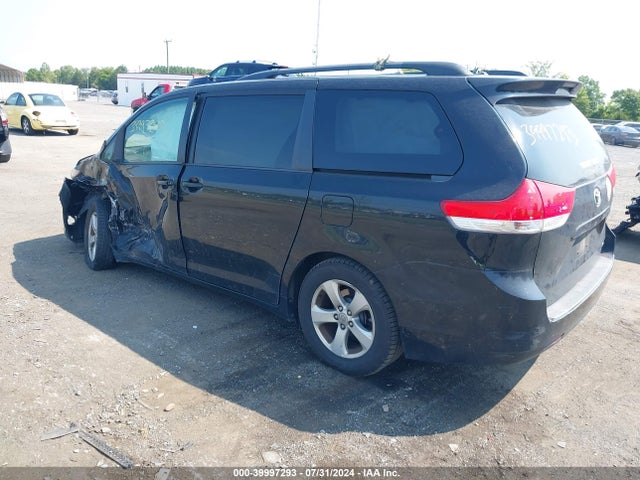 Toyota Sienna Le V6 8 Passenger 2014 5TDKK3DC3ES485666 Image 3