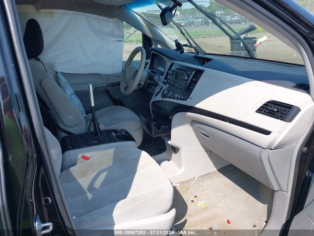 Toyota Sienna Le V6 8 Passenger 2014 5TDKK3DC3ES485666 Image 5