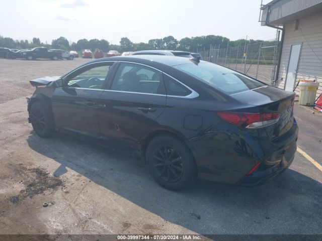 2018 HYUNDAI SONATA 5NPE24AF5JH659898 Photo 2