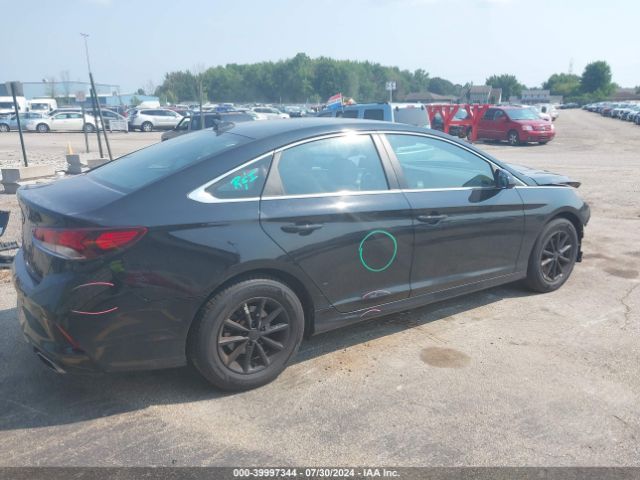 2018 HYUNDAI SONATA 5NPE24AF5JH659898 Photo 3