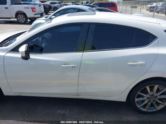3MZBN1M38JM225105 Mazda Mazda3 Grand Touring