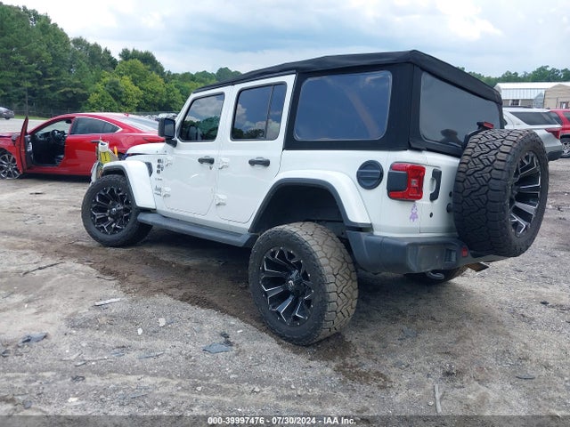 1C4HJXEN1JW247720 Jeep Wrangler Unlimited Sahara 4x4