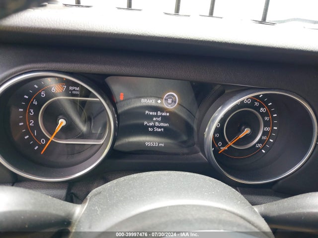 1C4HJXEN1JW247720 Jeep Wrangler Unlimited Sahara 4x4