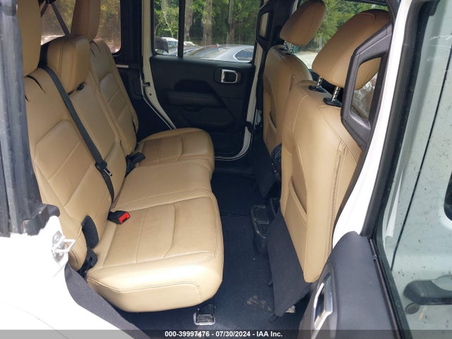 1C4HJXEN1JW247720 Jeep Wrangler Unlimited Sahara 4x4