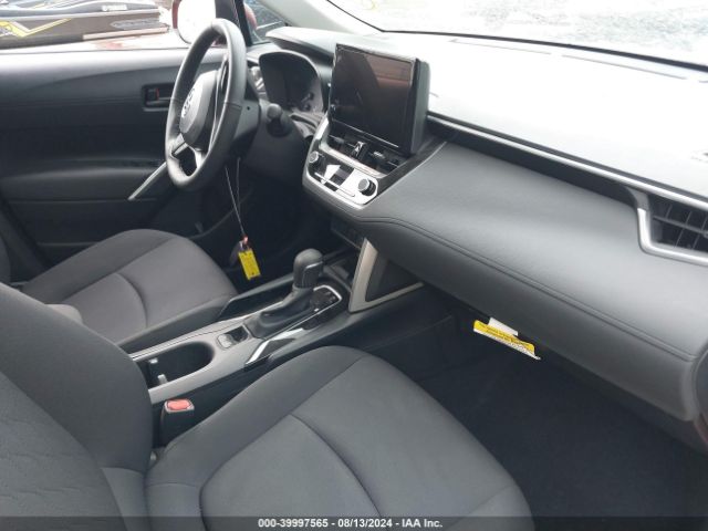 7MUCAAAG0RV093873 Toyota Corolla Cross Le