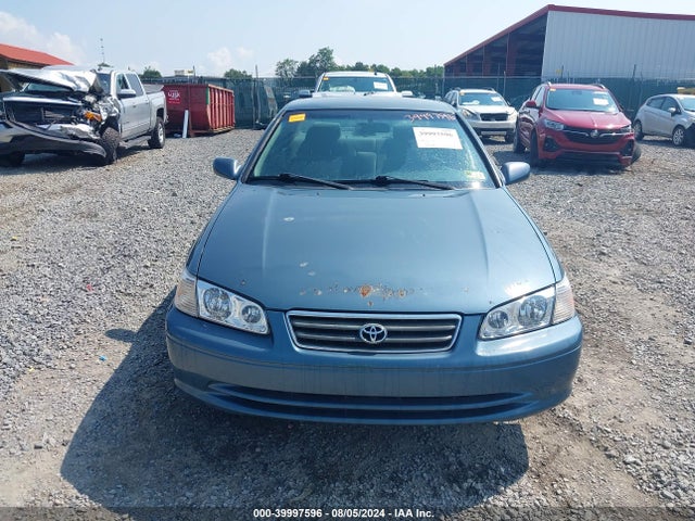 39997596 :رقم المزاد ، 4T1BG22K71U861096 vin ، 2001 Toyota Camry Le مزاد بيع
