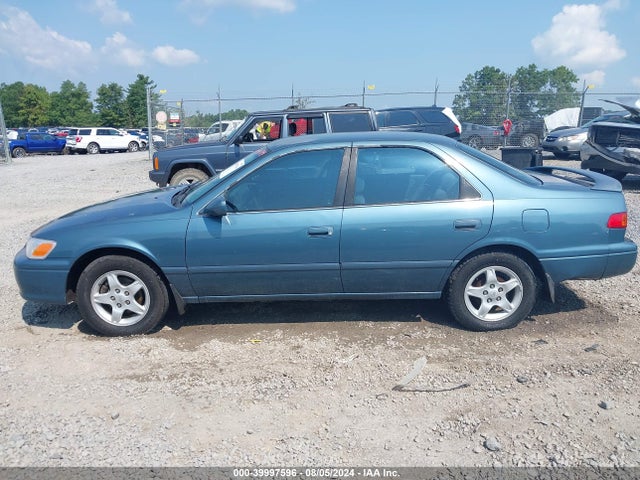 39997596 :رقم المزاد ، 4T1BG22K71U861096 vin ، 2001 Toyota Camry Le مزاد بيع