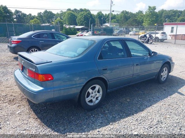 39997596 :رقم المزاد ، 4T1BG22K71U861096 vin ، 2001 Toyota Camry Le مزاد بيع