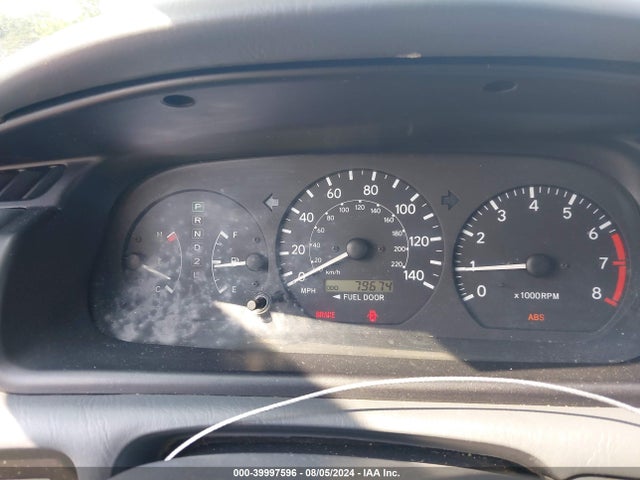 39997596 :رقم المزاد ، 4T1BG22K71U861096 vin ، 2001 Toyota Camry Le مزاد بيع